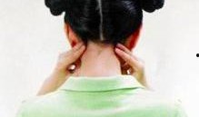 娱乐吃瓜酱做眼保健操